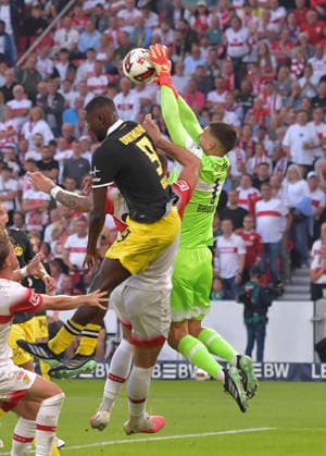 19.09.2026, xblx, Fussball 1.Bundesliga, VfB Stuttgart - Borussia Dortmund v.l. Serhou Guirassy (Borussia Dortmund), Fabian Bredlow (VfB Stuttgart) (DFL DFB REGULATIONS PROHIBIT ANY USE OF PHOTOGRAPHS as IMAGE SEQUENCES and or QUASI-VIDEO) Stuttgart