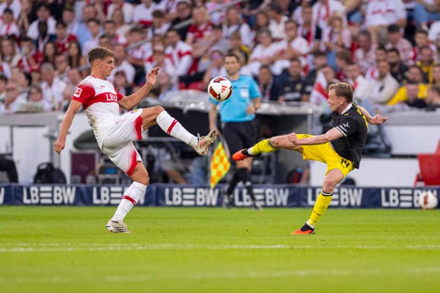 19.09.2026, Fussball, 4. Spieltag der 1. Fussball Bundesliga, VfB Stuttgart - Borussia Dortmund. v. l. Grischa Prömel (VfB Stuttgart), Maximilian Beier (Borussia Dortmund). Stuttgart MHP Arena Baden-Württemberg Deutschland xRHR-FOTO DEx Copyright: DennisxEwert RHR-FOTOx RHR-FOTO DE