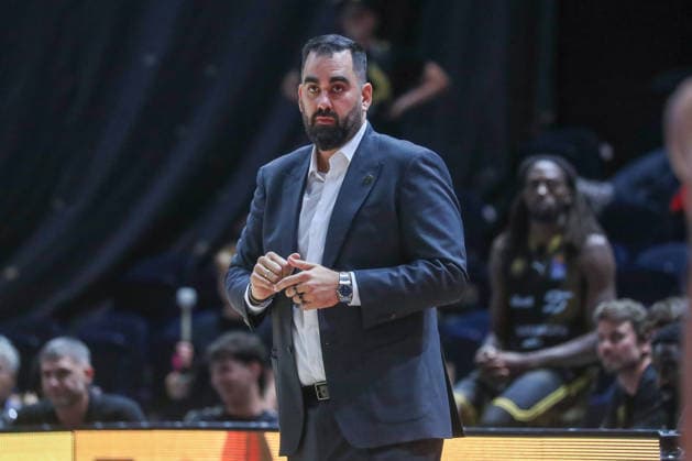 19.09.2026, xgox, Basketball - easyCredit BBL, Basketball Loewen Braunschweig - Gladitors Trier emspor, v.l. Jacques Schneider (Trier, Trainer) Braunschweig