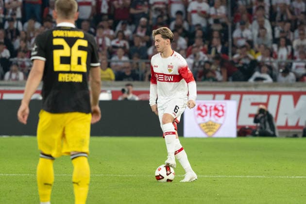 Angelo Stiller (VfB Stuttgart, 06) am Ball, GER, VfB Stuttgart vs. Borussia Dortmund, Fussball, 1. Bundesliga, 4. Spieltag, Spielzeit 2026 2027, 19.09.2026, DFL REGULATIONS PROHIBIT ANY USE OF PHOTOGRAPHS AS IMAGE SEQUENCES AND OR QUASI-VIDEO, GER, VfB Stuttgart vs. Borussia Dortmund, Fussball, 1. Bundesliga, 4. Spieltag, Spielzeit 2026 2027, 19.09.2026, Stuttgart Copyright: xEibner-Pressefoto EdwardxCheungx EP_ECG