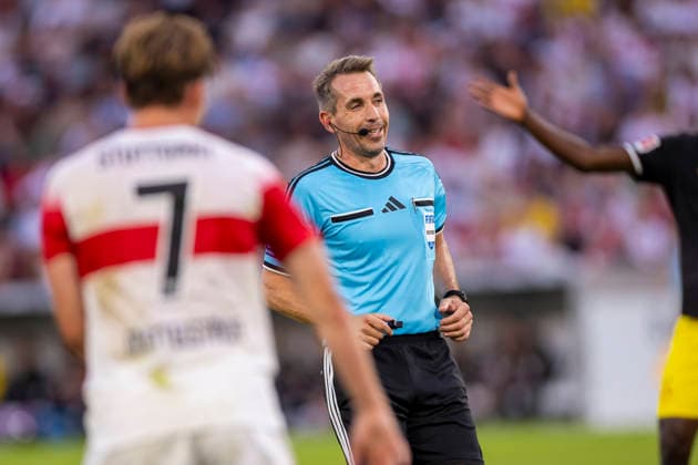 19.09.2026, Fussball, 4. Spieltag der 1. Fussball Bundesliga, VfB Stuttgart - Borussia Dortmund. Schiedsrichter Tobias Stieler (GER). Stuttgart MHP Arena Baden-Württemberg Deutschland xRHR-FOTO DEx Copyright: DennisxEwert RHR-FOTOx RHR-FOTO DE