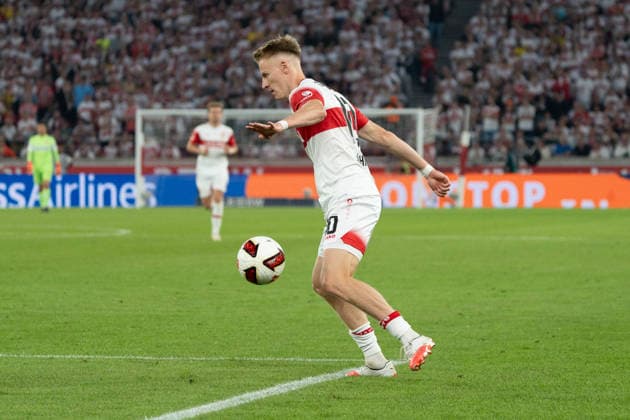 Chris Führich (VfB Stuttgart, 10) am Ball, GER, VfB Stuttgart vs. Borussia Dortmund, Fussball, 1. Bundesliga, 4. Spieltag, Spielzeit 2026 2027, 19.09.2026, DFL REGULATIONS PROHIBIT ANY USE OF PHOTOGRAPHS AS IMAGE SEQUENCES AND OR QUASI-VIDEO, GER, VfB Stuttgart vs. Borussia Dortmund, Fussball, 1. Bundesliga, 4. Spieltag, Spielzeit 2026 2027, 19.09.2026, Stuttgart Copyright: xEibner-Pressefoto EdwardxCheungx EP_ECG