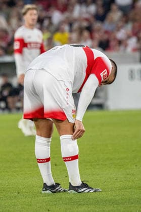 19.09.2026, xdaymx, Fussball 1.Bundesliga, VfB Stuttgart - Borussia Dortmund. Glückloser Deniz Undav (VfB Stuttgart) wirkt auf dem Platz enttäuscht. (DFL DFB REGULATIONS PROHIBIT ANY USE OF PHOTOGRAPHS as IMAGE SEQUENCES and or QUASI-VIDEO) Stuttgart