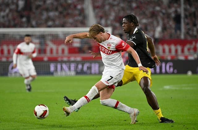 Foul Zweikampf, Aktion Joane Gadou Borussia Dortmund BVB (22) gegen Maximilian Mittelstaedt VfB Stuttgart (07) VfB Stuttgart vs Borussia Dortmund BVB 19.09.2026 DFL REGULATIONS PROHIBIT ANY USE OF PHOTOGRAPHS AS IMAGE SEQUENCES AND OR QUASI-VIDEO VfB Stuttgart vs Borussia Dortmund BVB