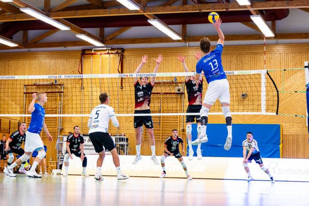 19.09.2026, GER, Volleyball, Maenner, Saison 26 27, 2.Bl Sued, Blue Volleys Gotha - TV 1895 Moemlingen Ben Bierwisch (Blue Volleys Gotha,13) 99867 Gotha Sporthalle Sportanlage Ernesti Thüringen Deutschland