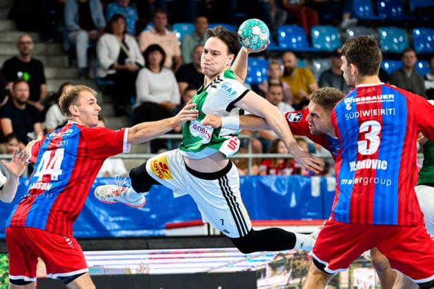 Sport Bilder des Tages Bietigheim: HBL - 26 27 - SG BBM Bietigheim - TSV Hannover-Burgdorf v.li. Mathias Larson (Bietigheim), Leif Tissier (Hannover), Fabian Wiederstein (Bietigheim), Nikola Vlahovic (Bietigheim) Bietigheim-Bissingen Egetrans Arena Baden-Württemberg Deutschland