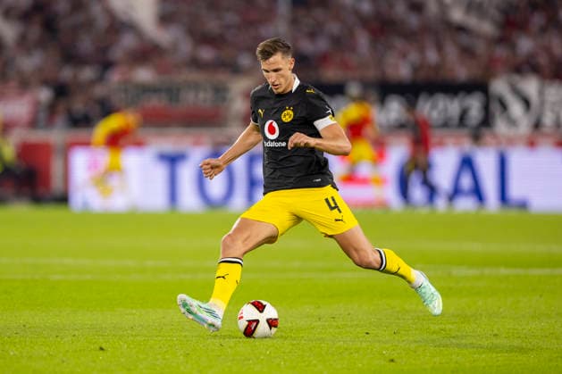 19.09.2026, Fussball, 4. Spieltag der 1. Fussball Bundesliga, VfB Stuttgart - Borussia Dortmund. Nico Schlotterbeck (Borussia Dortmund). Stuttgart MHP Arena Baden-Württemberg Deutschland xRHR-FOTO DEx Copyright: DennisxEwert RHR-FOTOx RHR-FOTO DE