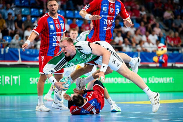Bietigheim: HBL - 26 27 - SG BBM Bietigheim - TSV Hannover-Burgdorf Justus Fischer (Hannover) Bietigheim-Bissingen Egetrans Arena Baden-Württemberg Deutschland