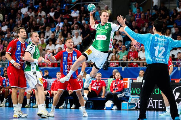 Bietigheim: HBL - 26 27 - SG BBM Bietigheim - TSV Hannover-Burgdorf Marian Michalczik (Hannover), Torhueter Martin Tomovski (Bietigheim) Bietigheim-Bissingen Egetrans Arena Baden-Württemberg Deutschland