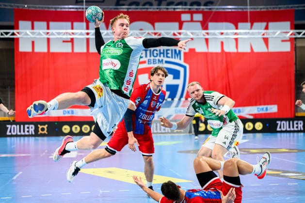 Bietigheim: HBL - 26 27 - SG BBM Bietigheim - TSV Hannover-Burgdorf Jonathan Edvardsson (Hannover) Bietigheim-Bissingen Egetrans Arena Baden-Württemberg Deutschland