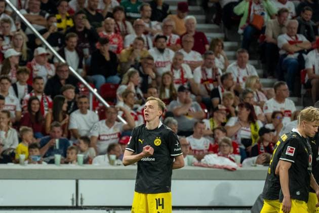 19.09.2026: Fußball: VfB Stuttgart - Borussia Dortmund, 4. Spieltag der 1. Bundesliga in der MHP Arena Torjubel Maximilian Beier (Borussia Dortmund, 14) nach seinem Treffer zum 1:0 für Dortmund WICHTIGER HINWEIS: Gemäß den Vorgaben der DFL und des DFB ist es untersagt, in dem Stadion und oder vom Spiel angefertigte Fotoaufnahmen in Form von Sequenzbildern und oder videoähnlichen Fotostrecken zu verwerten bzw. verwerten zu lassen. Copyright: xJamesxZabelx