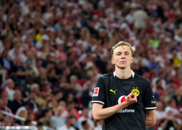 19.09.2026, Deutschland, Stuttgart, Fußball Bundesliga, VfB Stuttgart vs. Borussia Dortmund, Jubel nach dem 0:1 Tor, Torschütze Maximilian Beier (BVB)