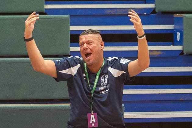 Stephan Nocke (SG 09 Kirchhof, Torwarttrainerainer) kann die Entscheidung nicht verstehen. HSV Solingen Graefrath 76 vs. SG 09 Kirchhof, Handball Frauen 2. Bundesliga, Alsco 2.HBL, 04. Spieltag, Saison 2026 2027, 19.09.2026 HSV Solingen Graefrath 76 vs. SG 09 Kirchhof, Handball Frauen 2. Bundesliga, Alsco 2. HBF, 04. Spieltag, Saison 2026 2027, 19.09.2026 Solingen Copyright: xEibner-Pressefoto ThomasxHaeslerx EP_THR