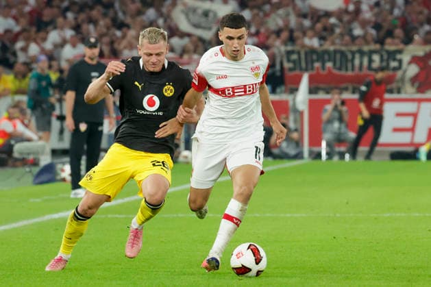 Im Bild: v.li. Julian Ryerson (Borussia Dortmund, 26) im Zweikampf gegen Bilal El Khannouss (VfB Stuttgart, 11) 19.09.2026, VfB Stuttgart - Borussia Dortmund, 1. Bundesliga, 4. Spieltag, Deutschland, Stuttgart, MHP Arena, DFL REGULATIONS PROHIBIT ANY USE OF PHOTOGRAPHS AS IMAGE SEQUENCES AND OR QUASI-VIDEO. Copyright: HMBxMedia xJulienxBecker