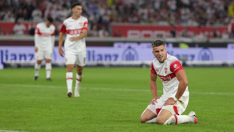 19.09.2026, Deutschland, Stuttgart, Fußball Bundesliga, VfB Stuttgart vs. Borussia Dortmund, Deniz Undav (VfB) Bilai El Khannouss (VfB) Ermedin Demirovic (VfB)