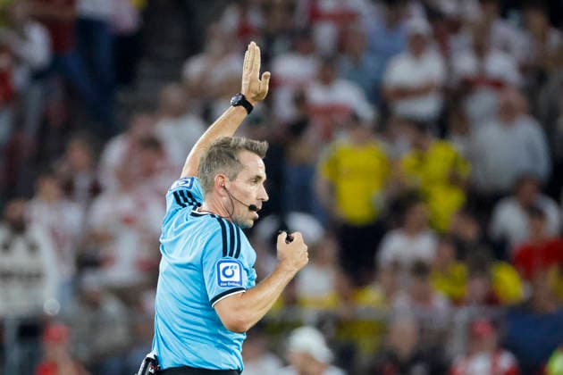 Schiedsrichter Tobias Stieler , Deutschland, Fussball, 1. Bundesliga, 4.Spieltag, 2026 2027, VfB Stuttgart vs. Borussia Dortmund, 19.09.2026, Stuttgart MHP Arena Deutschland Copyright: xGrantxHubbsx