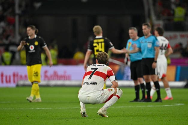 nach Spielende: Maximilian Mittelstaedt VfB Stuttgart (07) enttaeuscht VfB Stuttgart vs Borussia Dortmund BVB 19.09.2026 DFL REGULATIONS PROHIBIT ANY USE OF PHOTOGRAPHS AS IMAGE SEQUENCES AND OR QUASI-VIDEO VfB Stuttgart vs Borussia Dortmund BVB