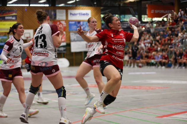 Lisa Wieder (SG Nürtingen-Zizishausen, 7) beim Abschluss GER, SG Nuertingen-Zizishausen vs. HL Buchholz 08-Rosengarten, Handball, 2. ALSCO Handball Bundesliga Frauen, 4. Spieltag, Spielzeit 2026 2027, 19.09.2026 GER, SG Nuertingen-Zizishausen vs. HL Buchholz 08-Rosengarten, Handball, 2. ALSCO Handball Bundesliga Frauen, 4. Spieltag, Spielzeit 2026 2027, 19.09.2026 Steinenberg Copyright: xEibner-Pressefoto SoerenxHerwegx EP_SHG