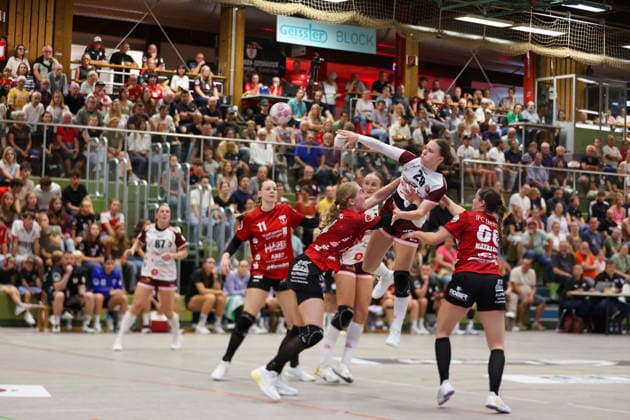 Jule Meisner (HL Buchholz 08-Rosengarten, 26) beim Wurf GER, SG Nuertingen-Zizishausen vs. HL Buchholz 08-Rosengarten, Handball, 2. ALSCO Handball Bundesliga Frauen, 4. Spieltag, Spielzeit 2026 2027, 19.09.2026 GER, SG Nuertingen-Zizishausen vs. HL Buchholz 08-Rosengarten, Handball, 2. ALSCO Handball Bundesliga Frauen, 4. Spieltag, Spielzeit 2026 2027, 19.09.2026 Steinenberg Copyright: xEibner-Pressefoto SoerenxHerwegx EP_SHG