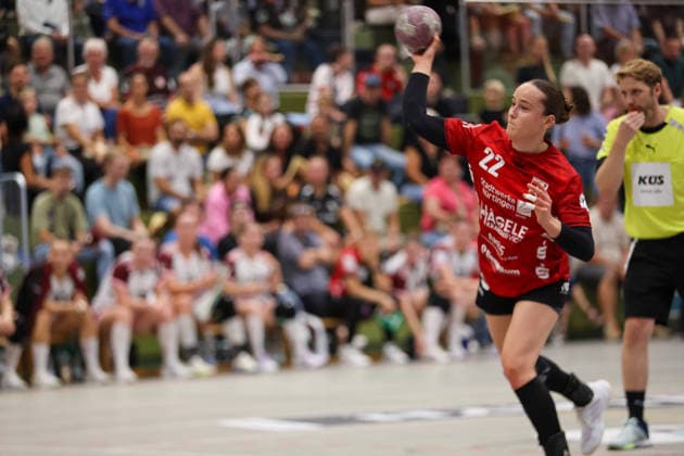 Maxime Luber (SG Nürtingen-Zizishausen, 22) beim Siebenmeterwurf GER, SG Nuertingen-Zizishausen vs. HL Buchholz 08-Rosengarten, Handball, 2. ALSCO Handball Bundesliga Frauen, 4. Spieltag, Spielzeit 2026 2027, 19.09.2026 GER, SG Nuertingen-Zizishausen vs. HL Buchholz 08-Rosengarten, Handball, 2. ALSCO Handball Bundesliga Frauen, 4. Spieltag, Spielzeit 2026 2027, 19.09.2026 Steinenberg Copyright: xEibner-Pressefoto SoerenxHerwegx EP_SHG