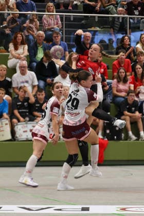 Nele Nusser (SG Nürtingen-Zizishausen, 11) beim Wurf GER, SG Nuertingen-Zizishausen vs. HL Buchholz 08-Rosengarten, Handball, 2. ALSCO Handball Bundesliga Frauen, 4. Spieltag, Spielzeit 2026 2027, 19.09.2026 GER, SG Nuertingen-Zizishausen vs. HL Buchholz 08-Rosengarten, Handball, 2. ALSCO Handball Bundesliga Frauen, 4. Spieltag, Spielzeit 2026 2027, 19.09.2026 Steinenberg Copyright: xEibner-Pressefoto SoerenxHerwegx EP_SHG