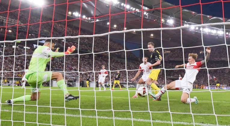 19.09.2026, xblx, Fussball 1.Bundesliga, VfB Stuttgart - Borussia Dortmund v.l. Maximilian Beier (Borussia Dortmund), Goal scored, Tor zum 0:1 (DFL DFB REGULATIONS PROHIBIT ANY USE OF PHOTOGRAPHS as IMAGE SEQUENCES and or QUASI-VIDEO) Stuttgart
