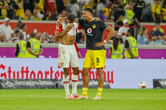 Josha Vagnoman (VfB Stuttgart, 04) und Felix Nmecha (BVB Dortmund, 08) nach dem Spiel , Deutschland, Fussball, 1. Bundesliga, 4.Spieltag, 2026 2027, VfB Stuttgart vs. Borussia Dortmund, 19.09.2026, Stuttgart MHP Arena Deutschland Copyright: xGrantxHubbsx