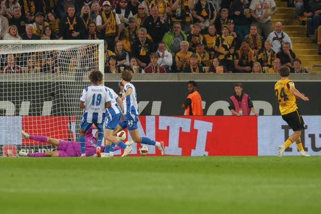 19.09.2026, xtgx, Fussball 2. Bundesliga, SG Dynamo Dresden - Hertha BSC Berlin, v.l. Patrice Covic (Dresden, 24) schiesst Tor, schießt, Torschuetze, erzielt Tor, Treffer, scores the goal 1:0 (DFL DFB REGULATIONS PROHIBIT ANY USE OF PHOTOGRAPHS as IMAGE SEQUENCES and or QUASI-VIDEO) Dresden