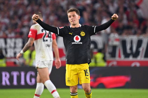 Schlussjubel Konstantinos KARETSAS (Borussia Dortmund). Jubel,Freude,Begeisterung, Aktion,Einzelbild,angeschnittenes Einzelmotiv,Halbfigur,halbe Figur. Fussball 1. Bundesliga Saison 2026 2027, 4.Spieltag, Spieltag04, VfB Stuttgart - Borussia Dortmund 0-1 am 19.09.2026 , MHP ARENA