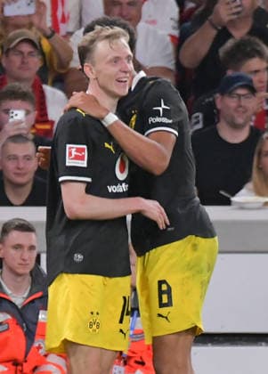 19.09.2026, xblx, Fussball 1.Bundesliga, VfB Stuttgart - Borussia Dortmund v.l. Maximilian Beier (Borussia Dortmund), bbv08, Goal scored, Tor zum 0:1, celebrate the goal, Torjubel , Jubel, jubeln, jubelt, (DFL DFB REGULATIONS PROHIBIT ANY USE OF PHOTOGRAPHS as IMAGE SEQUENCES and or QUASI-VIDEO) Stuttgart