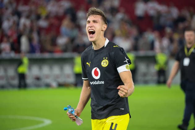 20.09.26 VfB Stuttgart - Borussia Dortmund Deutschland, Stuttgart, 20.09.2026, Fussball, Bundesliga, Saison 2026 2027, VfB Stuttgart - Borussia Dortmund: Jubel Nico Schlotterbeck, BVB.