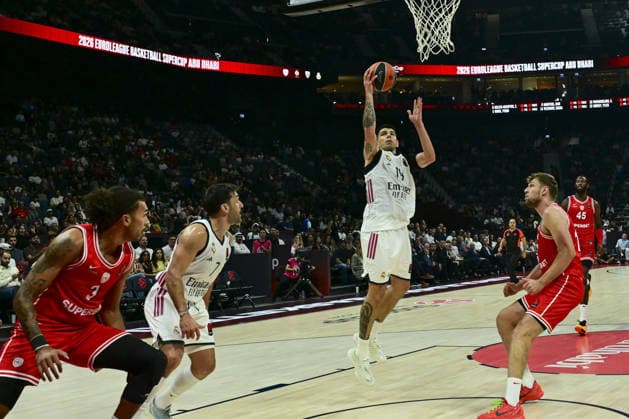 Real Madrid v Olympiacos - EuroLeague Super Cup Final ABU DHABI, UNITED ARAB EMIRATES - SEPTEMBER 19: Gabriel Deck (14) of Real Madrid in action during the EuroLeague Super Cup final match between Real Madrid and Olympiacos at Etihad Arena in Abu Dhabi, United Arab Emirates, on September 19, 2026. Hassan al Raisi Anadolu Abu Dhabi United Arab Emirates. Editorial use only. Please get in touch for any other usage.  Copyright: x2026xAnadoluxHassanxalxRaisix