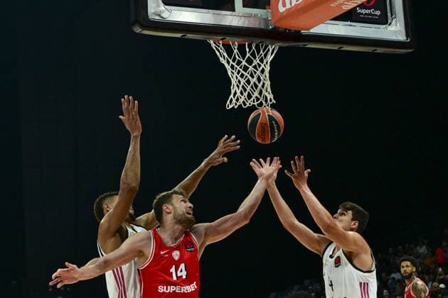 Real Madrid v Olympiacos - EuroLeague Super Cup Final ABU DHABI, UNITED ARAB EMIRATES - SEPTEMBER 19: Bourneles Giorgos (14) of Olympiacos in action during the EuroLeague Super Cup final match between Real Madrid and Olympiacos at Etihad Arena in Abu Dhabi, United Arab Emirates, on September 19, 2026. Hassan al Raisi Anadolu Abu Dhabi United Arab Emirates. Editorial use only. Please get in touch for any other usage.  Copyright: x2026xAnadoluxHassanxalxRaisix