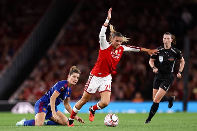 Arsenal v Manchester United, ManU 19 September 2026, London - Women s Super League - Arsenal v Manchester United - Selina Cerci of Arsenal and Dominique Janssen of Manchester United - Photo: Jacques Feeney Offside. London UK Copyright: xJacquesxFeeneyx xOffsidexOffside