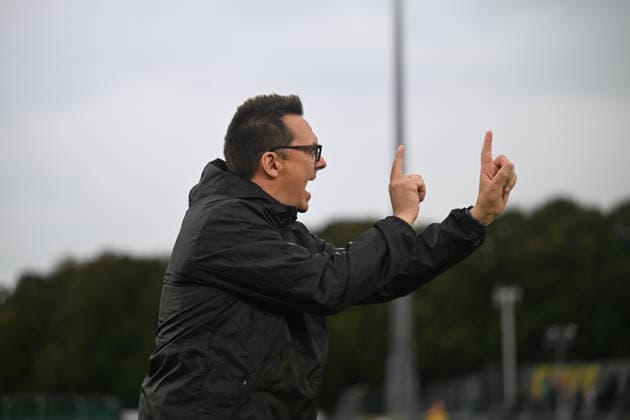 19.09.2026, GER, Fussball, Regionalliga Nord, 10.Spieltag, Saison 2026 2027, Oldenburg, Marschwegstadion, VfB Oldenburg vs SSV Jeddeloh II Kristian ARAMBASIC ( SSV Jeddeloh II Trainer ) Oldenburg Marschwegstadion Niedersachsen Deutschland Copyright: xnordphotoxGmbHx xRojahnx