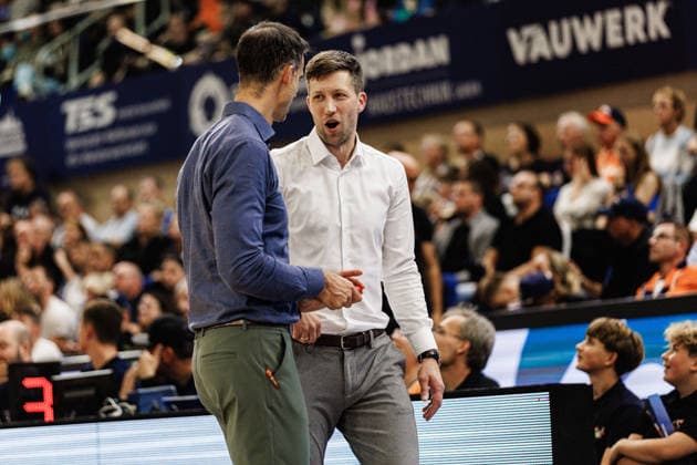 Chris Harris (PHOENIX HAGEN, Head-Coach), JOHANNES HÜLSMANN (PHOENIX HAGEN, Co-Trainer), Rostock Seawolves vs. Phoenix Hagen, Basketball, BBL 2026 2027 easyCredit Basketball Bundesliga, 1. Spieltag, Spielzeit 2026 2027, 19.09.2026 Rostock Seawolves vs. Phoenix Hagen, Basketball, BBL 2026 2027 easyCredit Basketball Bundesliga, 1. Spieltag, Spielzeit 2026 2027, 19.09.2026 Groter Pohl Copyright: xEibner-Pressefoto DenverxEhrlichx EP_DEH