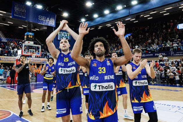 Cameron Krutwig (PHOENIX HAGEN, 25), Trenton Gibson (PHOENIX HAGEN, 33) Niederlage in der Wolfshöhle, Rostock Seawolves vs. Phoenix Hagen, Basketball, BBL 2026 2027 easyCredit Basketball Bundesliga, 1. Spieltag, Spielzeit 2026 2027, 19.09.2026 Rostock Seawolves vs. Phoenix Hagen, Basketball, BBL 2026 2027 easyCredit Basketball Bundesliga, 1. Spieltag, Spielzeit 2026 2027, 19.09.2026 Groter Pohl Copyright: xEibner-Pressefoto DenverxEhrlichx EP_DEH