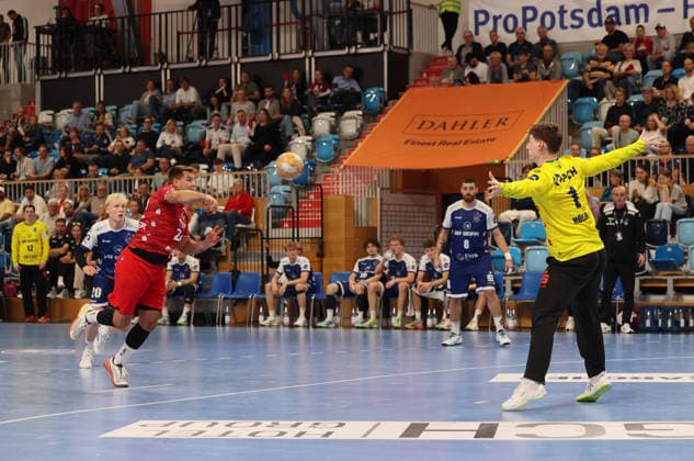 GER HBL2 Saison 2026 2027 VfL Potsdam vs EULEN Ludwigshafen, 19.09.26, MBS Arena, Potsdam Kian SCHWARZER (Eulen Ludwigshafen 22), Frederik HÖLER (1.VfL Potsdam 1), Siebenmeter, Strafwurf