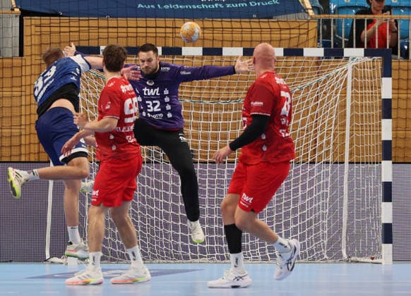 GER HBL2 Saison 2026 2027 VfL Potsdam vs EULEN Ludwigshafen, 19.09.26, MBS Arena, Potsdam Tim Niclas SCHRÖDER (1.VfL Potsdam 33), Monty KLEINSTEUBER (Eulen Ludwigshafen 99), Janis BOIECK (Eulen Ludwigshafen 32), Lars RÖLLER (Eulen Ludwigshafen 23)