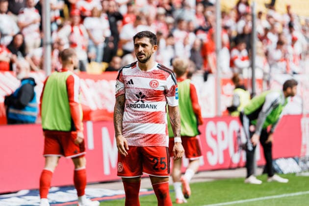 Deutschland: Fussball 3. Liga 2026 - 2027, 7. Spieltag - Alemannia Aachen vs Fortuna Düsseldorf - Tivoli (Aachen): Matthias Zimmermann (Fortuna Düsseldorf, 25) wartet auf Ecke, nah Copyright: xThiemoxRudolphx