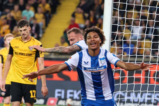 Deutschland: 2. Bundesliga 2026 2027, 7. Spieltag, Dynamo Dresden - Hertha BSC, Rudolf-Harbig-Stadion (Dresden): Tor und Jubel zum vermeintlichen 1:2 durch Oluwaseun Adewumi (Hertha BSC, 19) Copyright: xLucasxWalterx