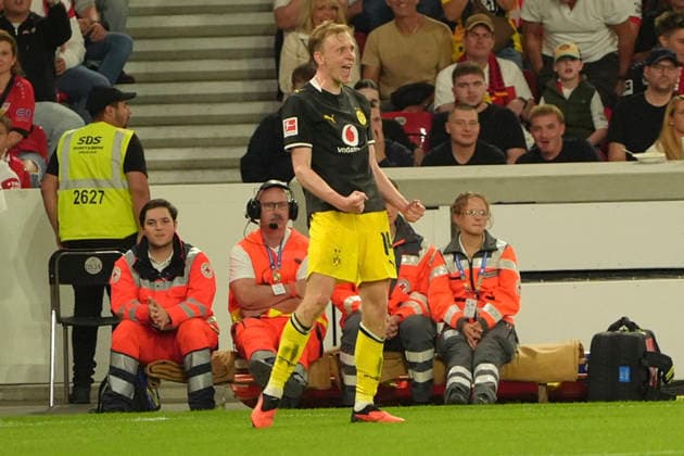 1. Bundesliga, , Meisterschaft4. Spieltag, 2026 2027, VFB Stuttgart vs. Borussia Dortmund, 19.09.2026, MHP Arena, Stuttgart, Germany, Maximilian BEIER Borussia Dortmund Mitte jubelt nach seinem erzielten 0 zu 1 für Dortmund Stuttgart MHP Arena Baden-Württemberg Germany Copyright: xGaetanoxDixRosax