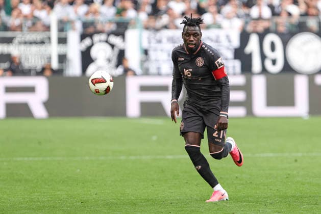Danny da Costa (1.FSV Mainz 05) in Aktion, am Ball, Einzelaktion waehrend des Spiels der 1. Bundesliga zwischen Borussia Moenchengladbach und 1. FSV Mainz 05, ista-Borussia-Park am 19. September 2026 in Moenchengladbach, Deutschland. (Foto von Oliver Kaelke DeFodi Images) +++ Danny da Costa (1.FSV Mainz 05) controls the ball during the Bundesliga match between Borussia Moenchengladbach and 1. FSV Mainz 05 at ista-Borussia-Park on September 19, 2026 in Moenchengladbach, Germany. (Photo by Oliver Kaelke DeFodi Images) DFB DFL REGULATIONS PROHIBIT ANY USE OF PHOTOGRAPHS AS IMAGE SEQUENCES AND OR QUASI-VIDEO. (Photo by Oliver Kaelke DeFodi Images) -