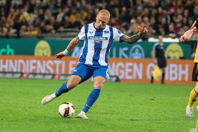 Deutschland: 2. Bundesliga 2026 2027, 7. Spieltag, Dynamo Dresden - Hertha BSC, Rudolf-Harbig-Stadion (Dresden): Schuss zum 1:2 durch Jon Dagur Thorsteinsson (Hertha BSC, 23) Copyright: xLucasxWalterx
