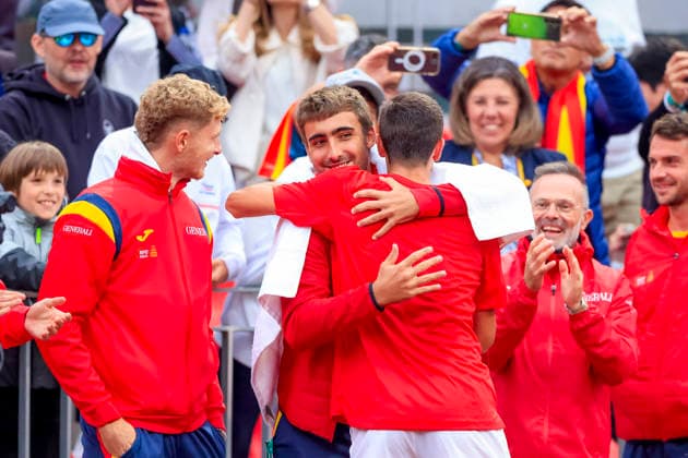 Tenis, Chile vs Espana. Copa Davis 2026. El jugador de Espana Rafa Jodar celebra el triunfo frente a Cristian Garin de Chile durante el partido de singles de la Copa Davis valido por la segunda ronda de clasificatorios para el Grupo Mundials, disputado en el Court Central Anita Lizana, Parque Estadio Nacional en Santiago de Chile. 19 09 2026 Pepe Alvujar Photosport Tenis, Chile vs Espana. Copa Davis 2026. Spain s player Rafa Jodar celebrates the victory against Cristian Garin of Chile during the Davis Cup singles match valid for the second round of qualifiers for the World Group, played at the Anita Lizana Central Court, National Stadium Park in Santiago, Chile. 19 09 2026 Pepe Alvujar Photosport Chile vs Espana dia 1, Copa Davis 2026 