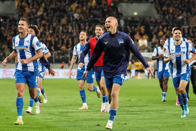 Deutschland: 2. Bundesliga 2026 2027, 7. Spieltag, Dynamo Dresden - Hertha BSC, Rudolf-Harbig-Stadion (Dresden): Jubel nach dem Sieg von Jon Dagur Thorsteinsson (Hertha BSC, 23) Copyright: xLucasxWalterx