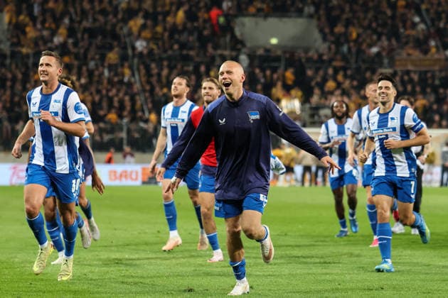 Deutschland: 2. Bundesliga 2026 2027, 7. Spieltag, Dynamo Dresden - Hertha BSC, Rudolf-Harbig-Stadion (Dresden): Jubel nach dem Sieg von Jon Dagur Thorsteinsson (Hertha BSC, 23) Copyright: xLucasxWalterx