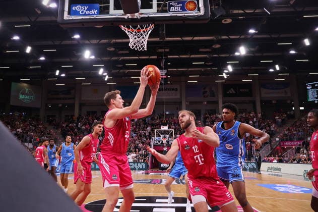 Patrick Heckmann, Melvin Jostmann Telekom Baskets Bonn vs. Veolia Towers Hamburg 1.Spieltag - Saison 2026 27