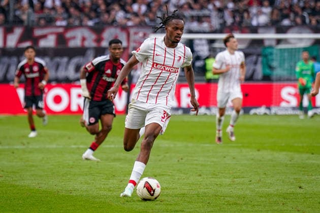 Deutschland: Fussball Bundesliga 2026 - 2027, 4. Spieltag - Eintracht Frankfurt vs SC Freiburg - Deutsche-Bank-Park (Frankfurt): Jordy Makengo (SC Freiburg, 33) Copyright: xJOERANxSTEINSIEKx