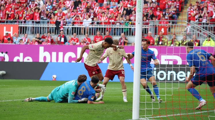 19.09.2026, xrekx, Fussball 2.Bundesliga, 1.FC Kaiserslautern - Eintracht Braunschweig v.l. Ron-Thorben Hoffmann (Eintracht Braunschweig) Mehmet Aydin (Eintracht Braunschweig) Thierry Tazemeta (1.FC Kaiserslautern) Paul Joly (1.FC Kaiserslautern) Zweikampf, Aktion, action, battle for the ball (DFL DFB REGULATIONS PROHIBIT ANY USE OF PHOTOGRAPHS as IMAGE SEQUENCES and or QUASI-VIDEO) Kaiserslautern